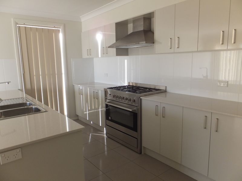 15 Regal Park Drive, Tamworth NSW 2340