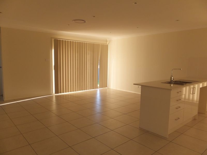 21 Regal Park Drive, Tamworth NSW 2340