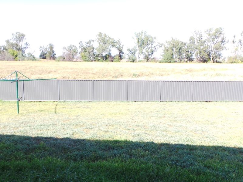 21 Regal Park Drive, Tamworth NSW 2340
