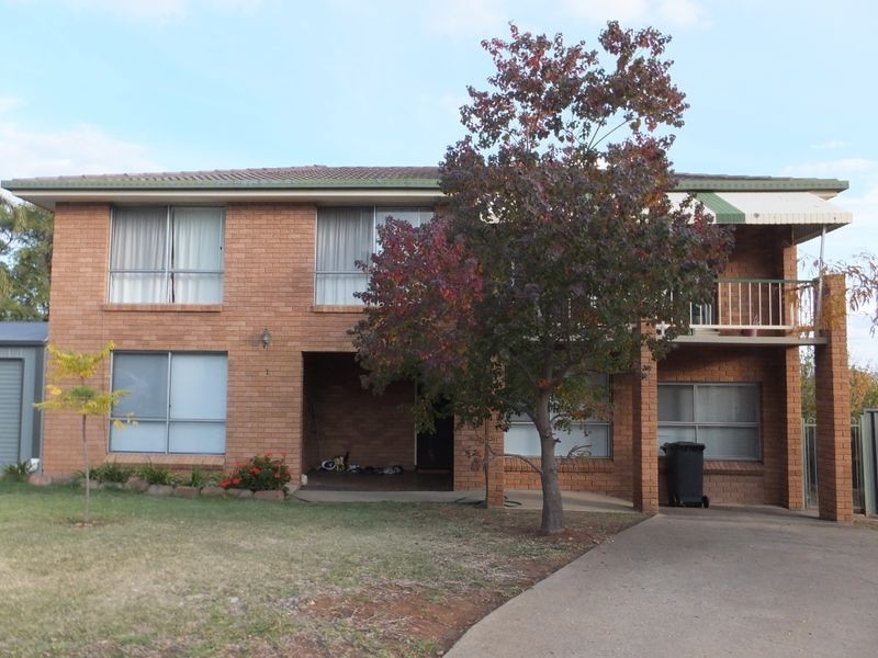 1 Chapman Close, Tamworth NSW 2340