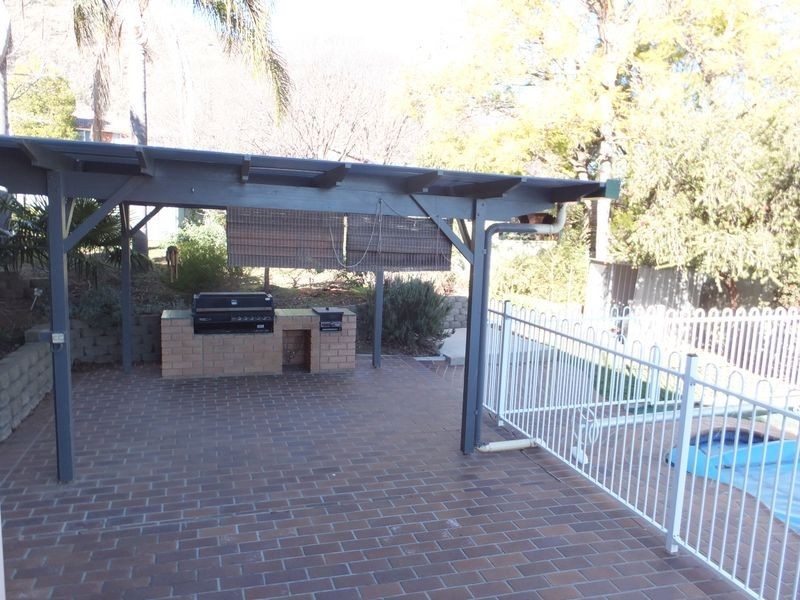 1 Chapman Close, Tamworth NSW 2340