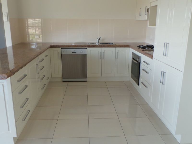 2/10 Glenview Place, Tamworth NSW 2340