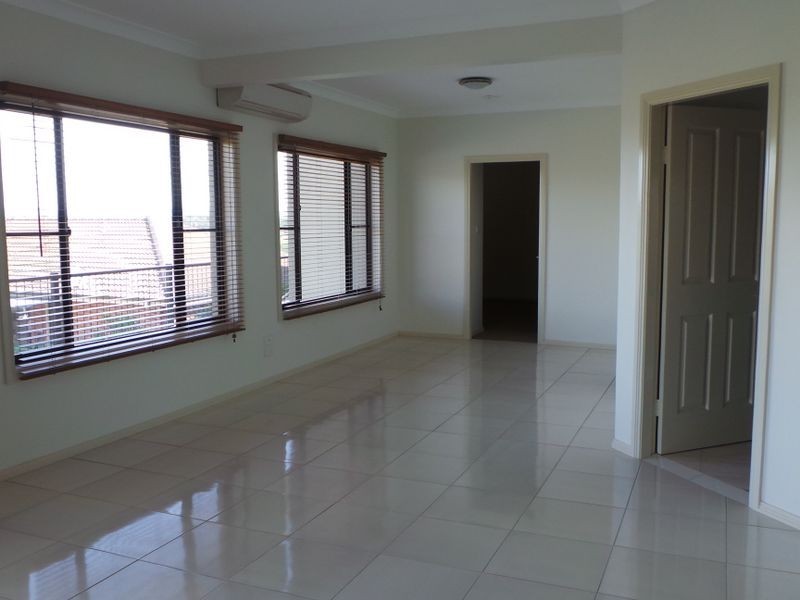 2/10 Glenview Place, Tamworth NSW 2340