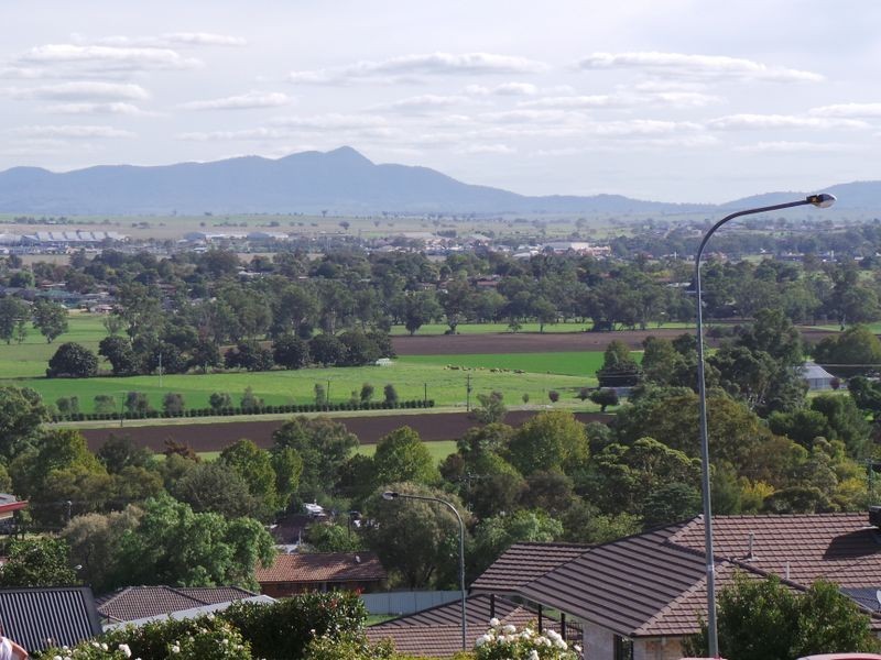 2/10 Glenview Place, Tamworth NSW 2340