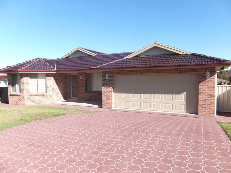 20 Fishermans Place, Tamworth NSW 2340