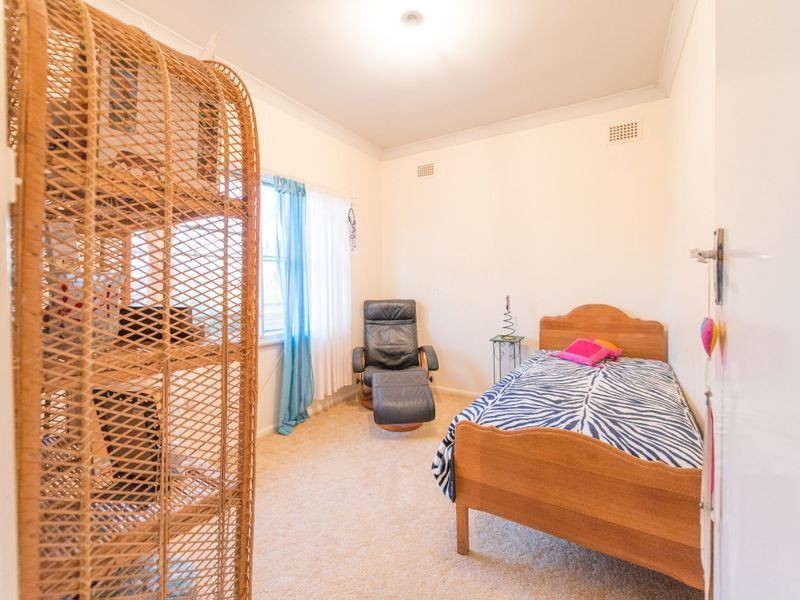 11 Sapphire Cres, Tamworth NSW 2340