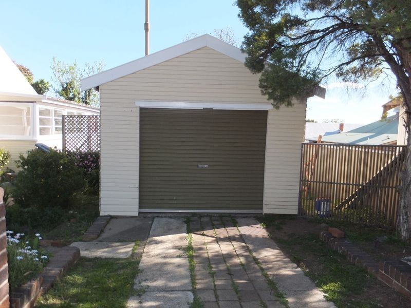 57 Raglan Street, Tamworth NSW 2340