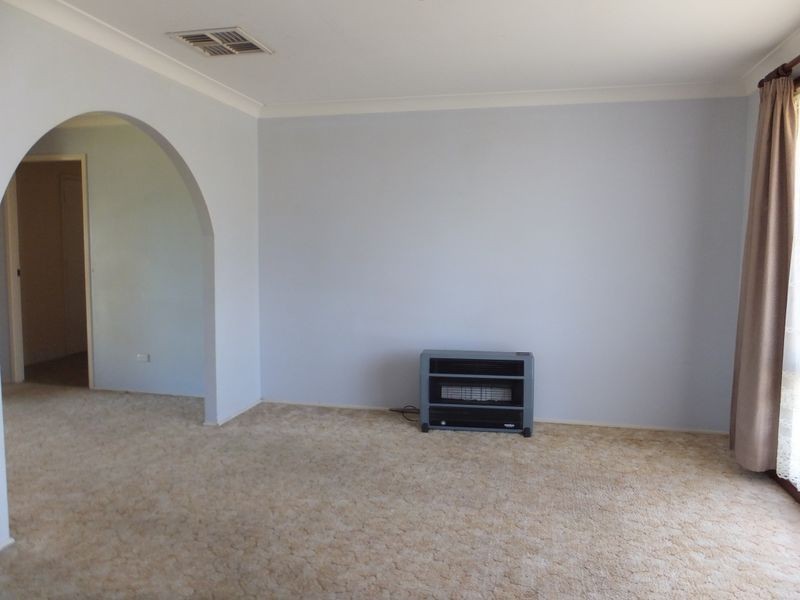 39 Boronia Drive, Tamworth NSW 2340