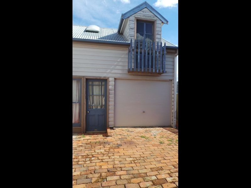 8 Kurrawan Street, Tamworth NSW 2340