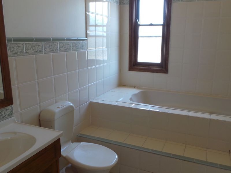 8 Kurrawan Street, Tamworth NSW 2340