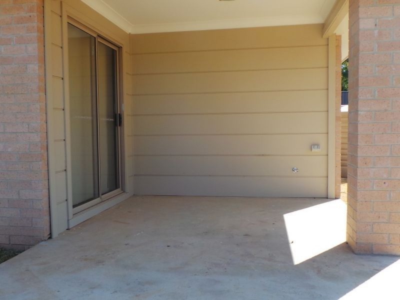 24 Regal Park Drive, Tamworth NSW 2340