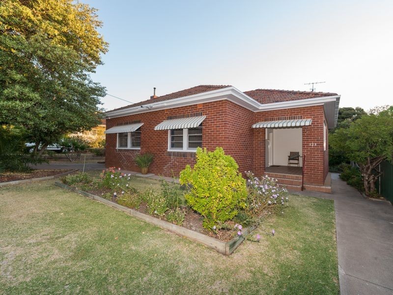 123 Upper Street, Tamworth NSW 2340