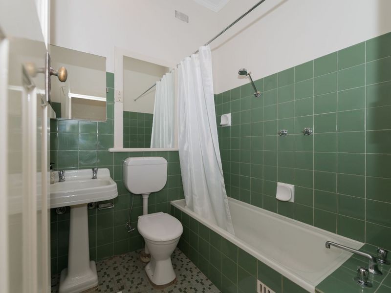 123 Upper Street, Tamworth NSW 2340