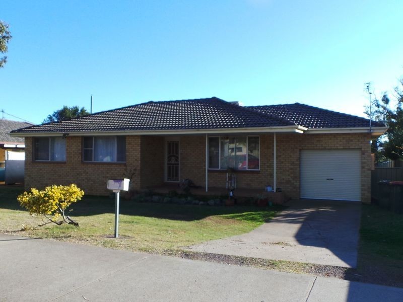 110 Robert Street, Tamworth NSW 2340