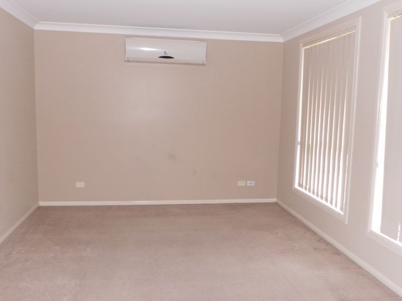 8 Burdekin Place, Tamworth NSW 2340