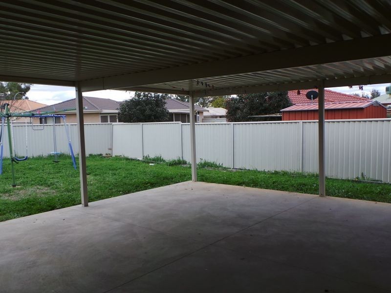 8 Burdekin Place, Tamworth NSW 2340