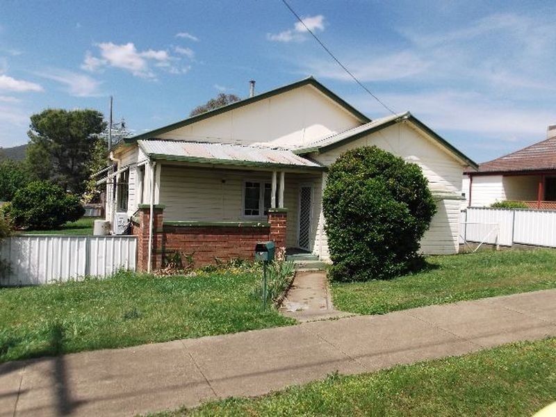 86 Crown Street, Tamworth NSW 2340