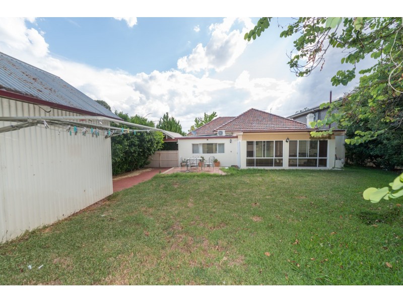 30 Raglan Street, Tamworth NSW 2340