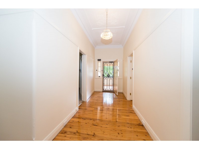 30 Raglan Street, Tamworth NSW 2340