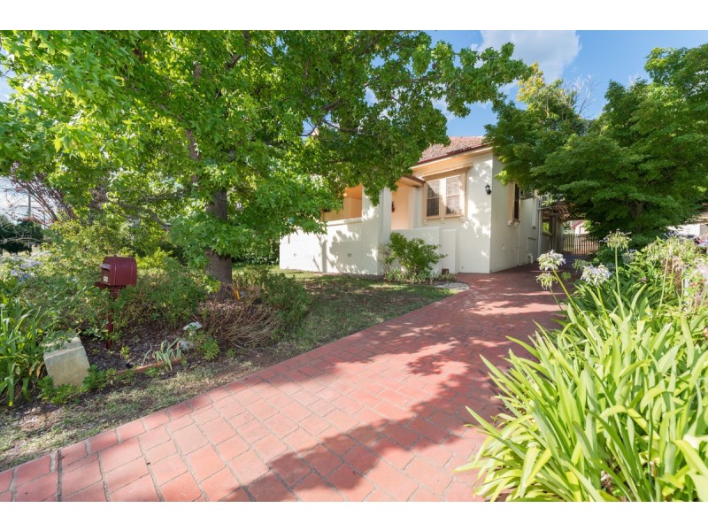 30 Raglan Street, Tamworth NSW 2340