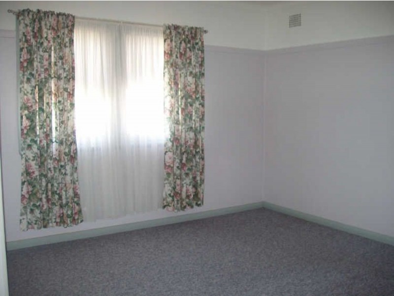 2 Cambridge Street, Tamworth NSW 2340