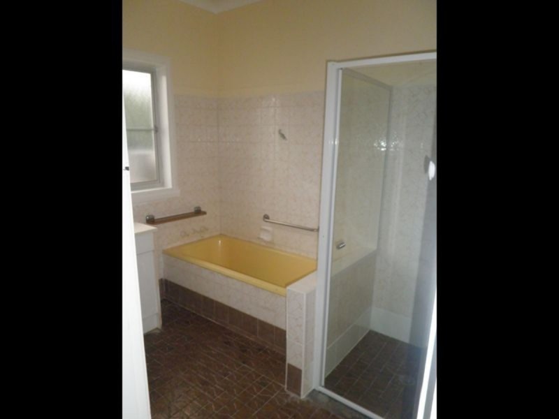 20 Dean Street, Tamworth NSW 2340