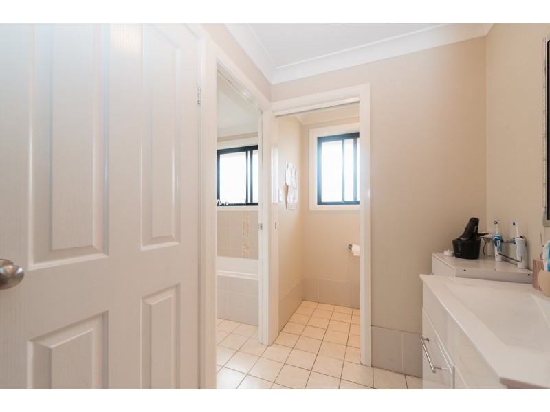 65 Manilla Road, Tamworth NSW 2340