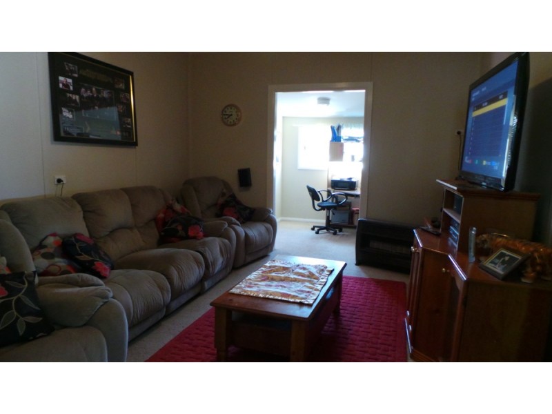 2 Laurel Street, Tamworth NSW 2340