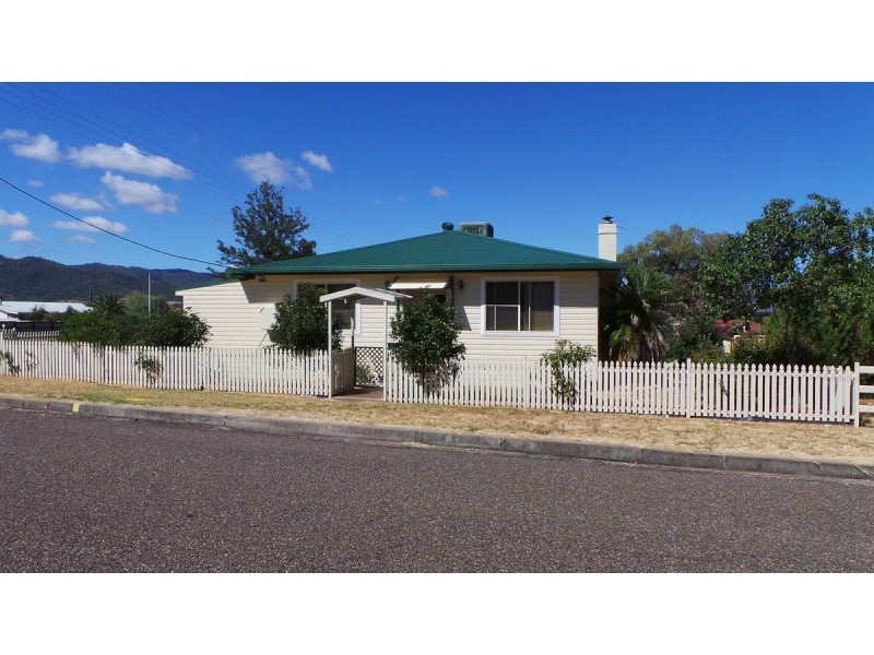 2 Laurel Street, Tamworth NSW 2340