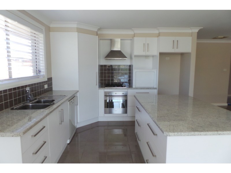 11 Rosella Avenue, Tamworth NSW 2340