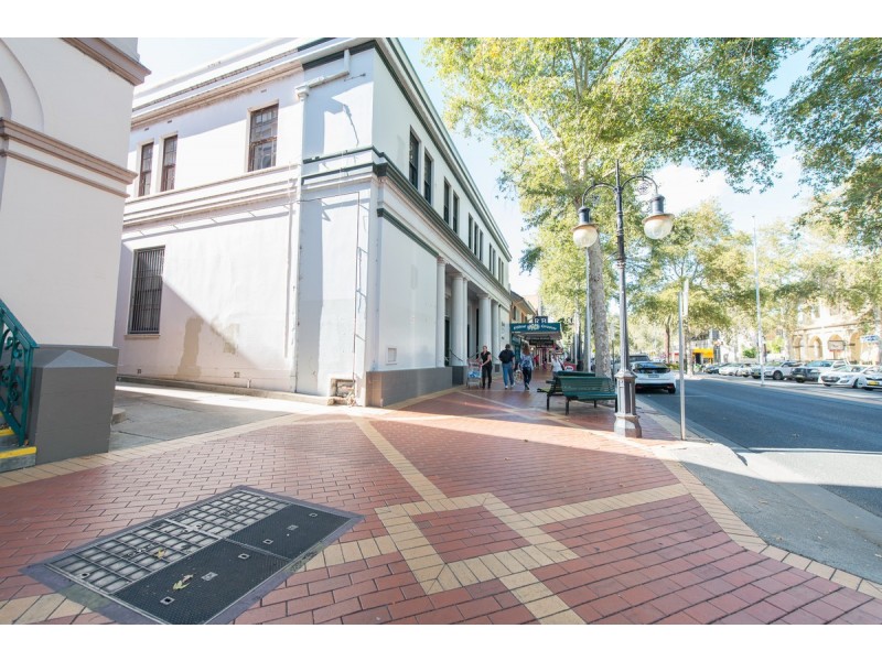 404-408 Peel Street, Tamworth NSW 2340