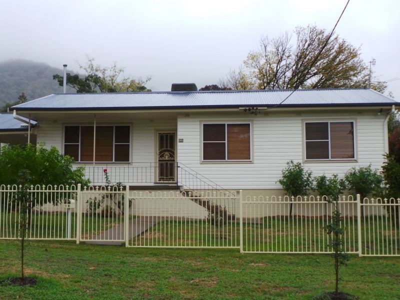 16 Sapphire Crescent, Tamworth NSW 2340