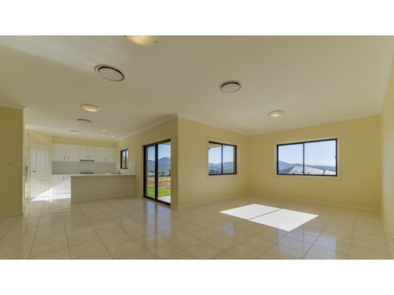 29 Falcon Drive, Tamworth NSW 2340