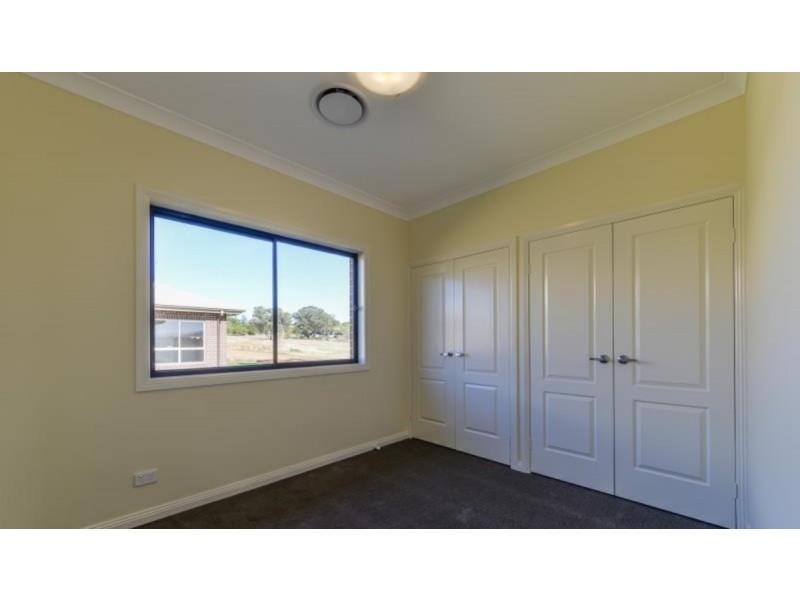 29 Falcon Drive, Tamworth NSW 2340