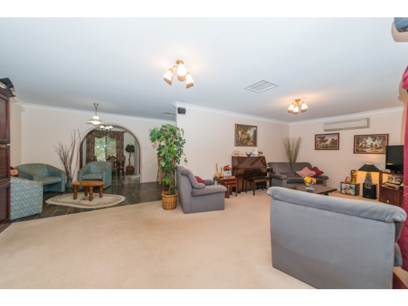 6 Wattle Close, Tamworth NSW 2340