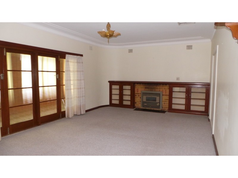 100-102 Belmore Street, Tamworth NSW 2340