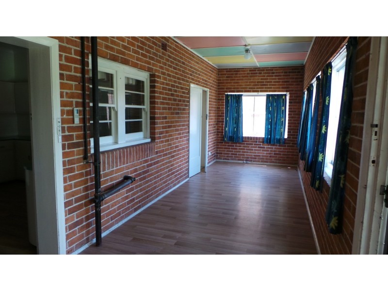 100-102 Belmore Street, Tamworth NSW 2340