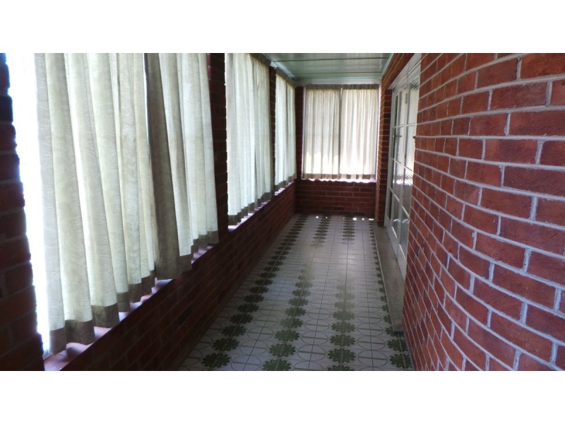 100-102 Belmore Street, Tamworth NSW 2340