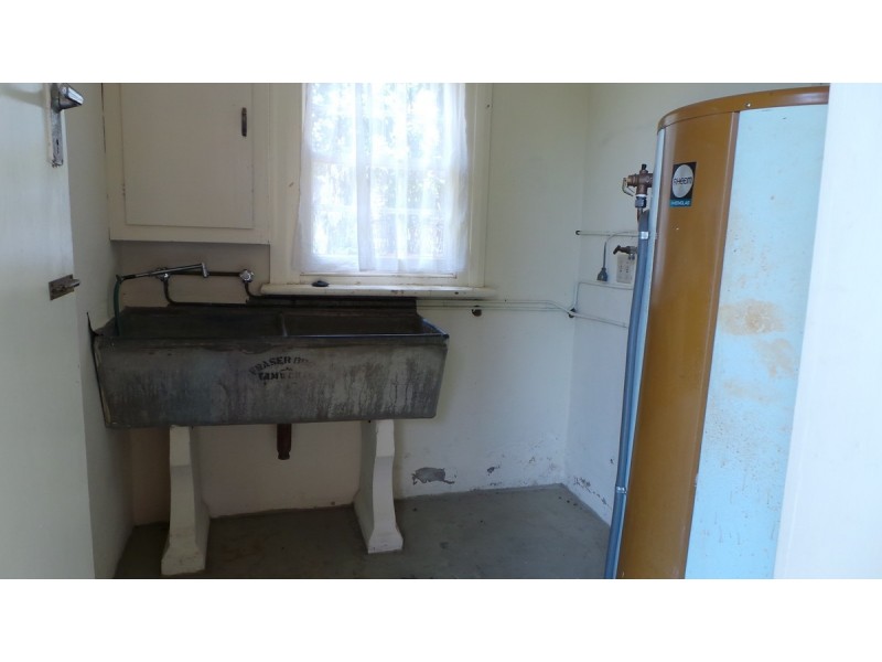 100-102 Belmore Street, Tamworth NSW 2340