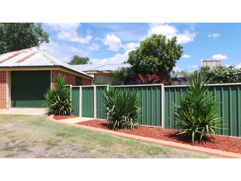 100-102 Belmore Street, Tamworth NSW 2340