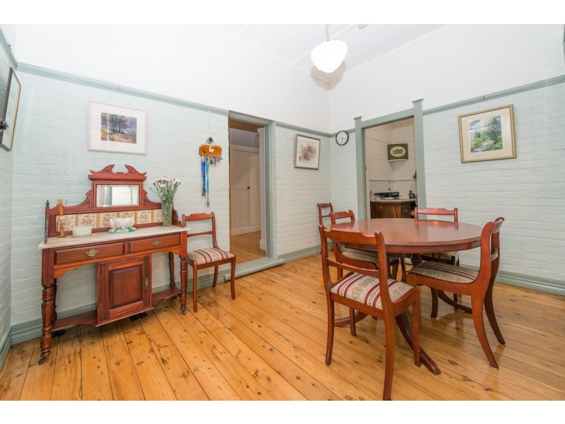 39 White Street, Tamworth NSW 2340