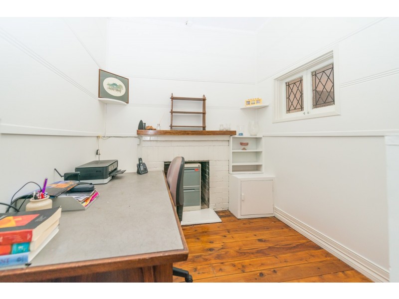 39 White Street, Tamworth NSW 2340