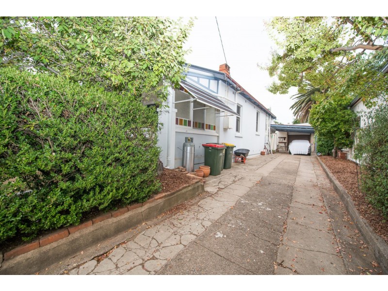 39 White Street, Tamworth NSW 2340