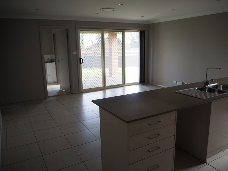 5 Regal Park Drive, Tamworth NSW 2340