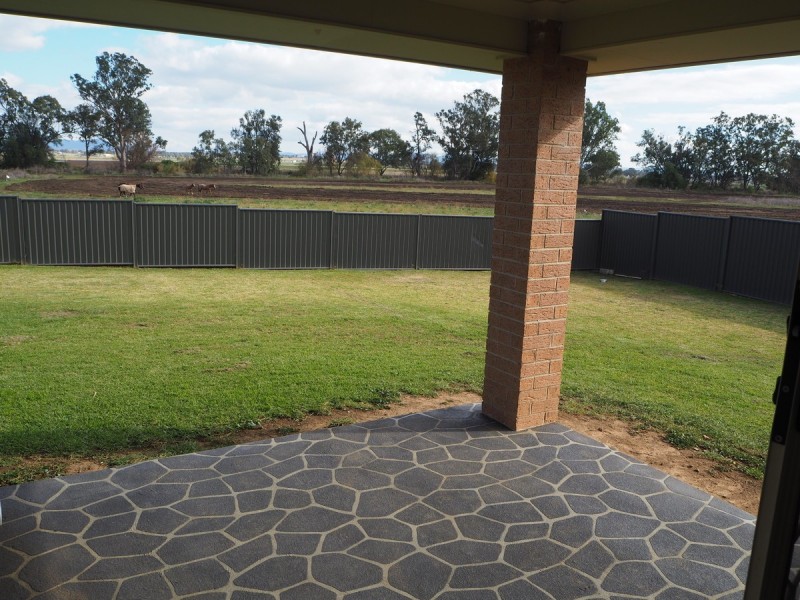 5 Regal Park Drive, Tamworth NSW 2340
