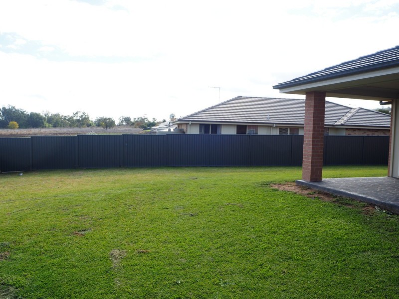 5 Regal Park Drive, Tamworth NSW 2340
