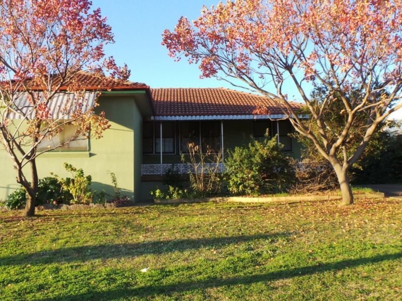 196 Manilla Road, Tamworth NSW 2340