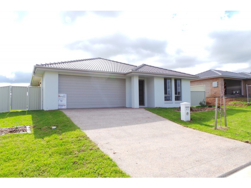 62 Tulipwood Crescent, Tamworth NSW 2340