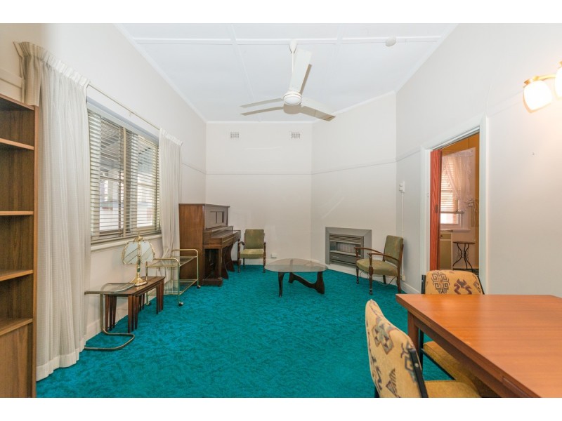 74 Crown Street, Tamworth NSW 2340