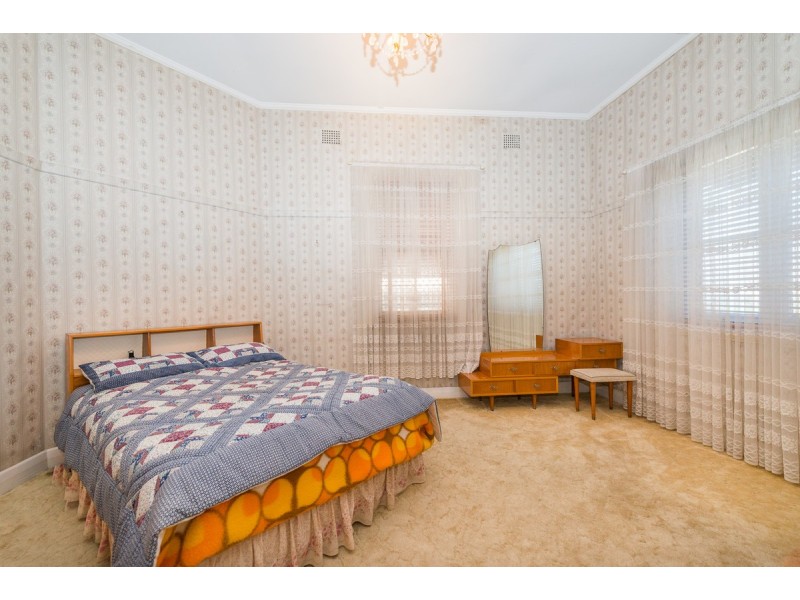 74 Crown Street, Tamworth NSW 2340